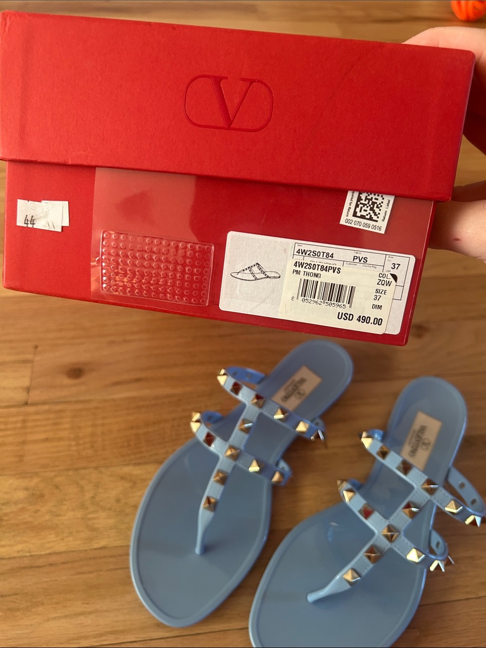 Brand New Valentino Garavani Light Blue Rockstud Jelly Thong Sandals - Picture 10 of 11